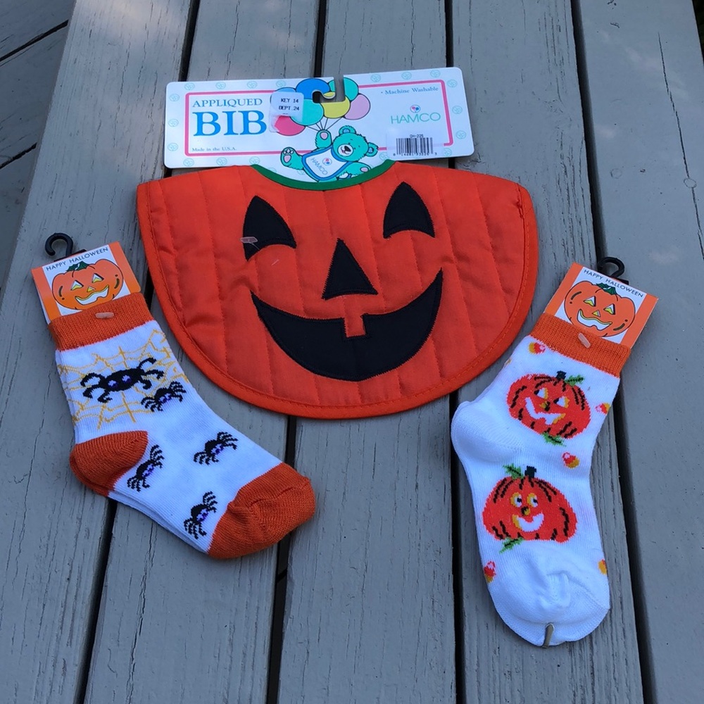 NWT Halloween Baby  Bib and 2 pairs of socks